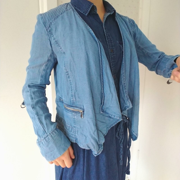 💖 2/$35 💖 Ever New Melbourne soft denim blazer - Picture 4 of 4